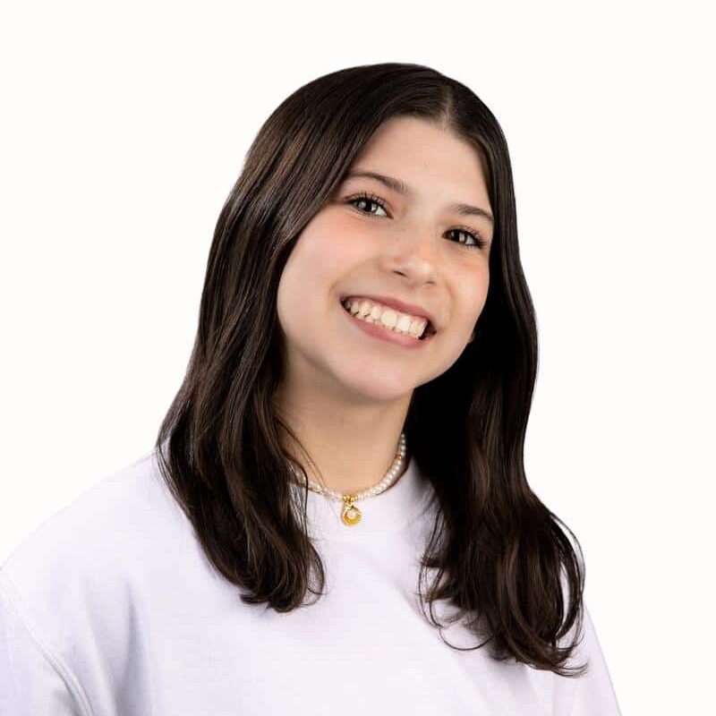 patient with straight teeth after orthodontic treatment